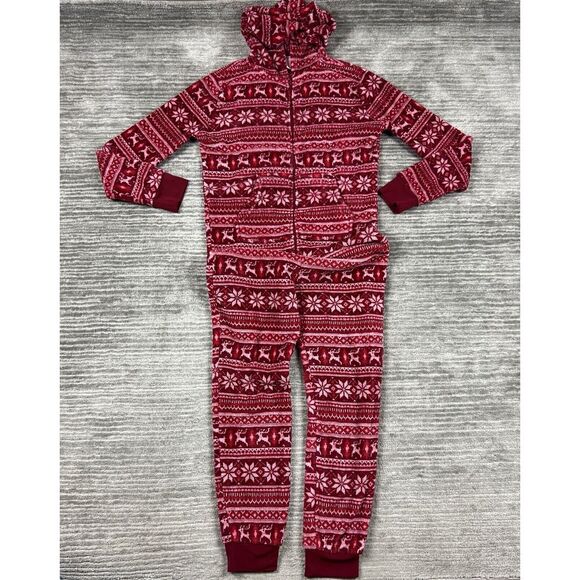 Forever 21 Other - Forever‎ 21 Pajamas Womens Small Red Snowflake One Piece Polyester